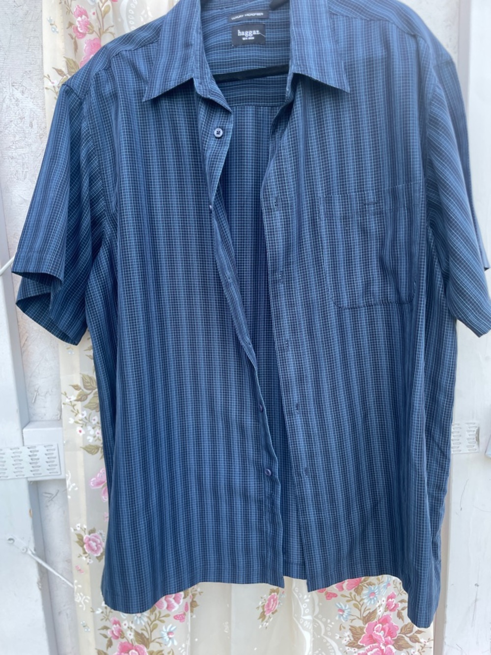 Haggar Men's Short-Sleeve Navy Blue Plaid Button-Down Shirt